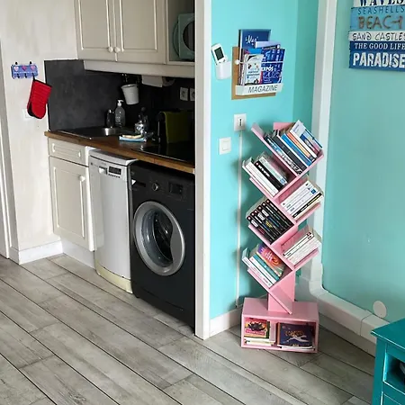 Blue Lagoon سيكس-فور-لو-بلاج