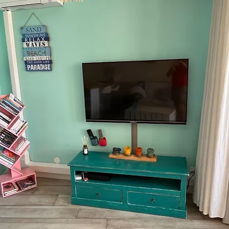 Blue Lagoon سيكس-فور-لو-بلاج