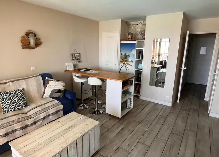 Blue Lagoon Apartment *